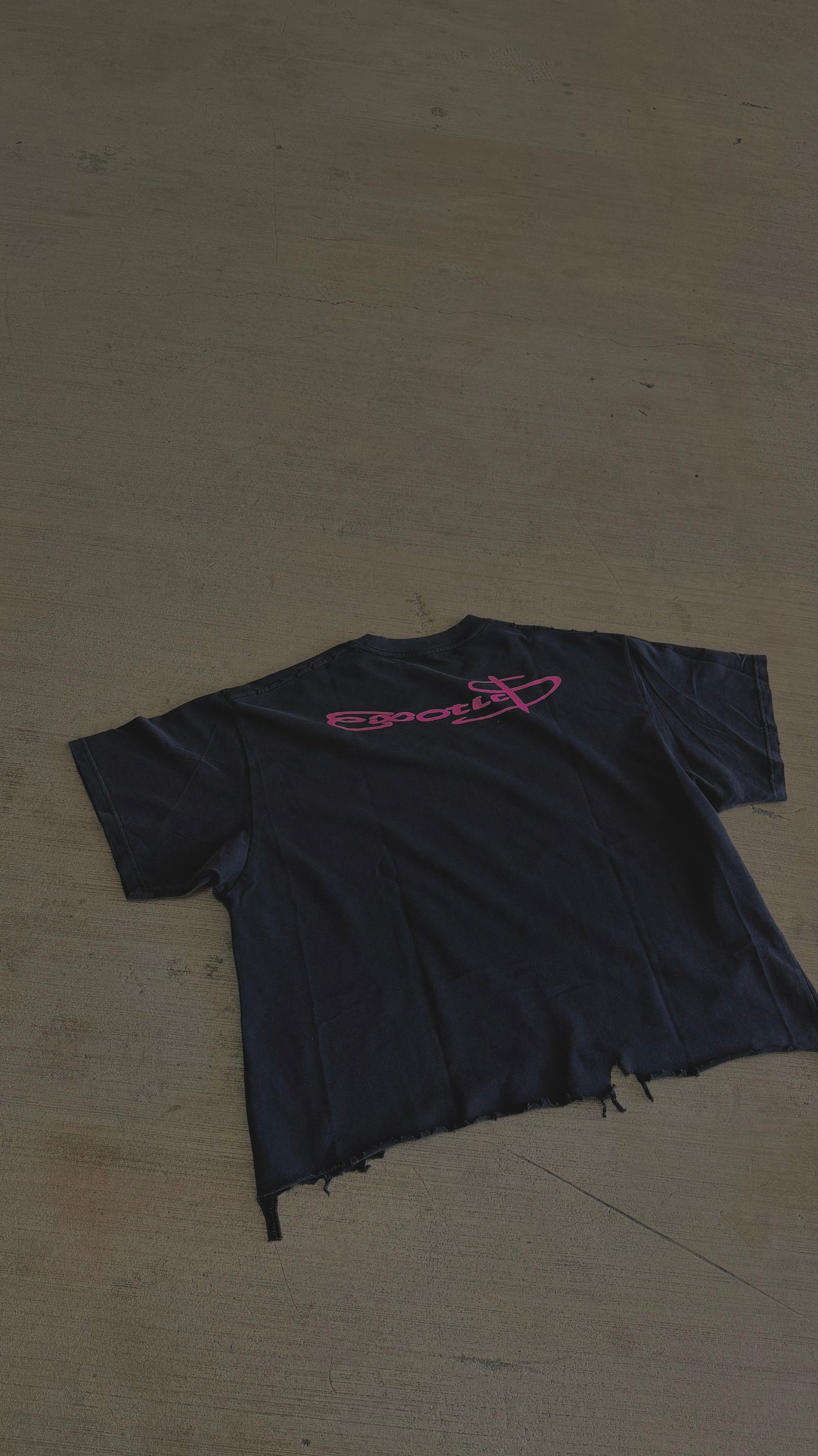 EW tee - black