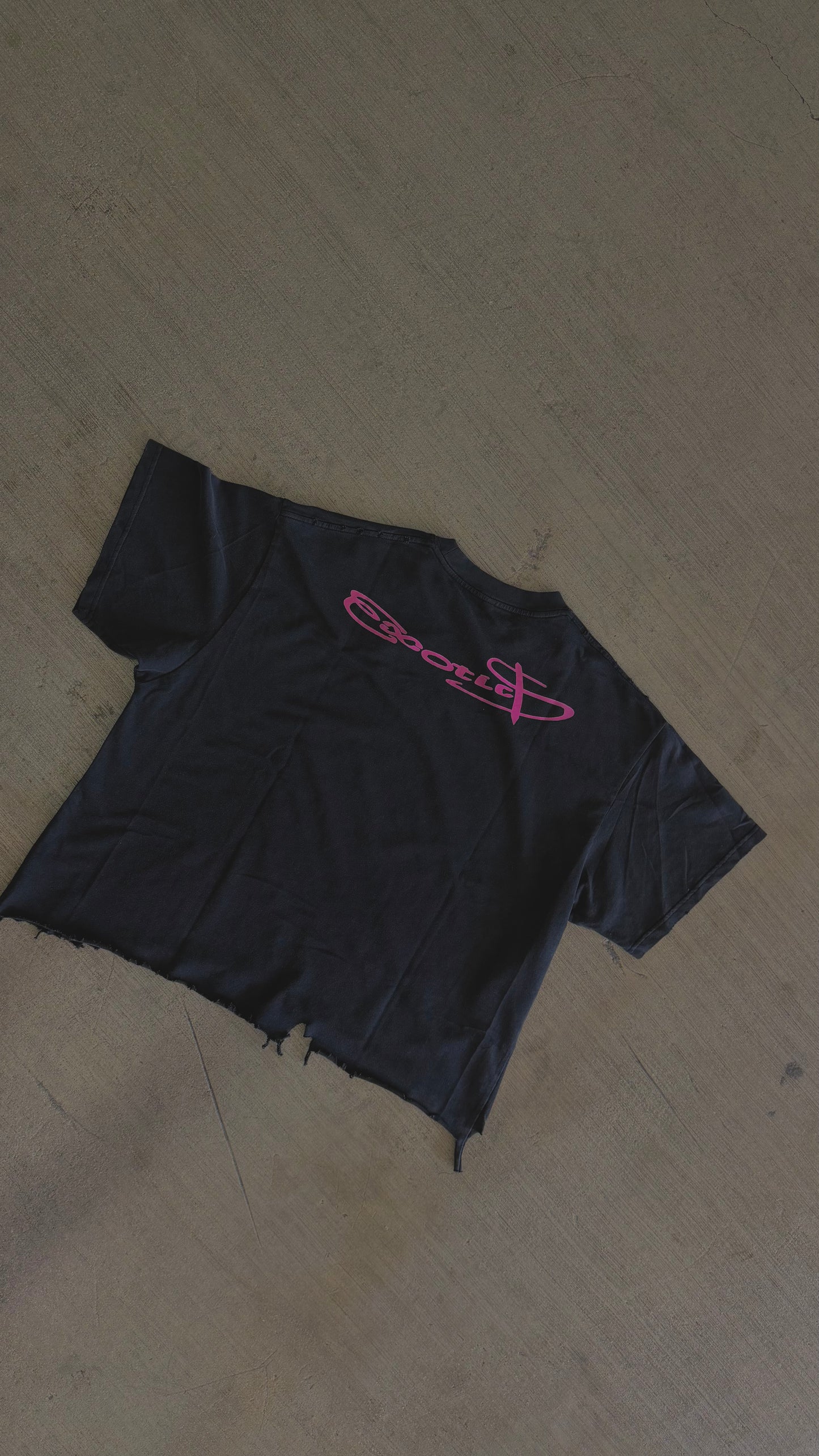 EW tee - black